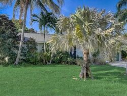 Pre-foreclosure in  SE 37TH ST Cape Coral, FL 33904