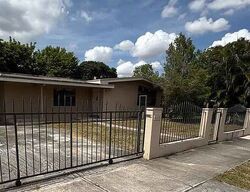 Pre-foreclosure in  NW 168TH TER Miami, FL 33169
