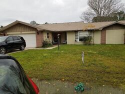 Pre-foreclosure in  BERKSHIRE LN Palm Coast, FL 32137