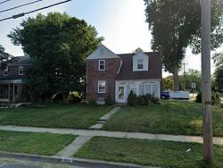 Pre-foreclosure in  COMMONWEALTH AVE Claymont, DE 19703