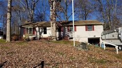 Pre-foreclosure in  LAUREL LEAF DR Gales Ferry, CT 06335