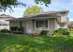 Pre-foreclosure Listing in PLUMAS CIR NOVATO, CA 94947
