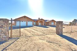 Pre-foreclosure in  ARCADIA RD Phelan, CA 92371