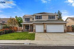 Pre-foreclosure in  AUTUMN VALLEY WAY Brentwood, CA 94513
