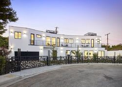Pre-foreclosure in  HUNTLEY AVE Culver City, CA 90230