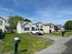 Pre-foreclosure in  MOONLIGHT LN Martinsburg, WV 25404