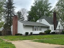 Pre-foreclosure in  WASHINGTON ST Wayne, MI 48184