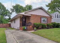 Pre-foreclosure in  LINCOLN ST Hampton, VA 23669