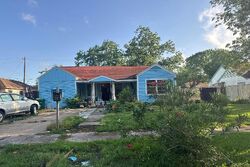 Pre-foreclosure in  MOSS ROSE ST Houston, TX 77012