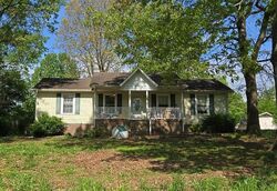  Treetop Trl, Lawrenceburg TN
