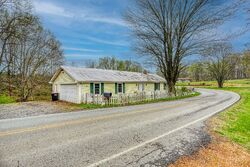 Pre-foreclosure in  FLAT RIDGE RD Goodlettsville, TN 37072