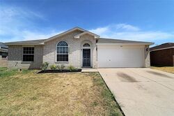  Lost Crossing Trl, Arlington TX