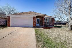 Pre-foreclosure in  STOCKTON DR Fort Worth, TX 76132