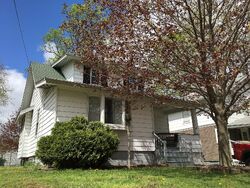 Pre-foreclosure in  SULLIVAN AVE Akron, OH 44305