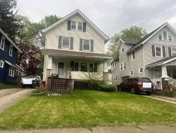 Pre-foreclosure in  17TH ST Cuyahoga Falls, OH 44223