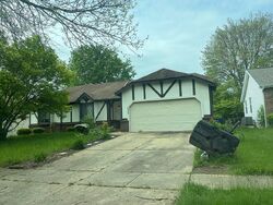 Pre-foreclosure in  PATIENCE DR Florissant, MO 63034