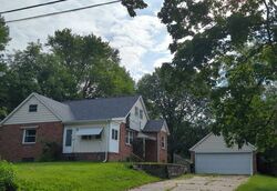 Pre-foreclosure in  FAIR AVE Davenport, IA 52806