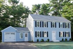Pre-foreclosure in  COUNTRY WAY Kingston, MA 02364