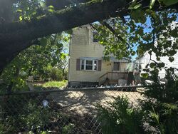 Pre-foreclosure in  FLORA ST Pittsburgh, PA 15212