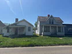 Pre-foreclosure in  MOXAHALA AVE Zanesville, OH 43701