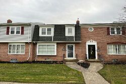 Pre-foreclosure in  BEAR CREEK DR Bedford, OH 44146