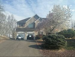 Pre-foreclosure in  EAGLE DR East Stroudsburg, PA 18302