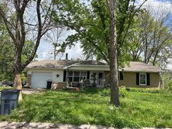 Pre-foreclosure in  N MOBERLY DR Columbia, MO 65202
