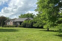 Pre-foreclosure in  QUAIL MEADOWS DR Poplar Bluff, MO 63901