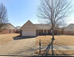 Pre-foreclosure in  LAKEMONT DR Southaven, MS 38672