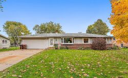 Pre-foreclosure in  LESTER AVE Hastings, MN 55033