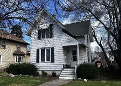 Pre-foreclosure in  WISCONSIN AVE Lansing, MI 48915