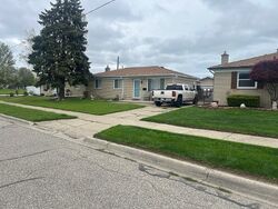 Pre-foreclosure in  MITCHELL DR Roseville, MI 48066