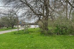 Pre-foreclosure in  E MOUNT MORRIS RD Mount Morris, MI 48458