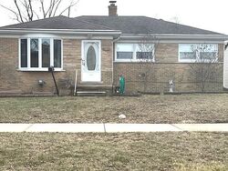 Pre-foreclosure in  LANGE ST Saint Clair Shores, MI 48080