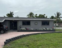 Pre-foreclosure in  NW 196TH ST Miami, FL 33169