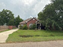 Pre-foreclosure in  WHISPERING OAKS DR Gonzales, LA 70737
