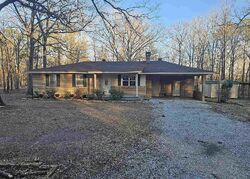 Pre-foreclosure in  DEVOHN HAYES RD Bastrop, LA 71220