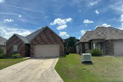 Pre-foreclosure in  PALMSTONE AVE Prairieville, LA 70769