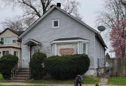 Pre-foreclosure in  WASHINGTON ST Dolton, IL 60419