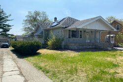 Pre-foreclosure in  INDIANA AVE Lansing, IL 60438