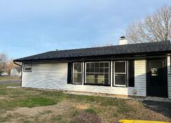 Pre-foreclosure in  CONGRESS PL Dover, DE 19901