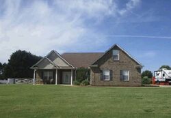 Pre-foreclosure in  AUSTIN DR Williamson, GA 30292