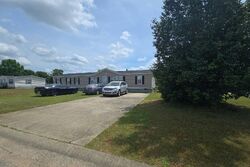 Pre-foreclosure in  BAYBERRY DR Byron, GA 31008