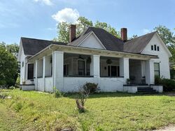 Pre-foreclosure in  S MCINTOSH ST Elberton, GA 30635