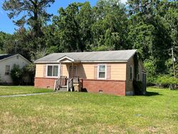 Pre-foreclosure in  CANTYRE ST Savannah, GA 31407