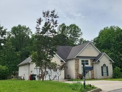 Pre-foreclosure in  STONEVIEW DR Lithia Springs, GA 30122