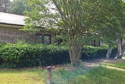 Pre-foreclosure in  STONELEIGH WAY Stone Mountain, GA 30088