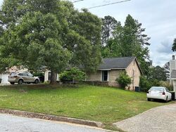 Pre-foreclosure in  CHASE WOODS DR Jonesboro, GA 30236