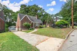 Pre-foreclosure in  MELROSE DR SW Atlanta, GA 30310