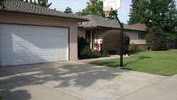 Pre-foreclosure in  E ESCALON AVE Fresno, CA 93710